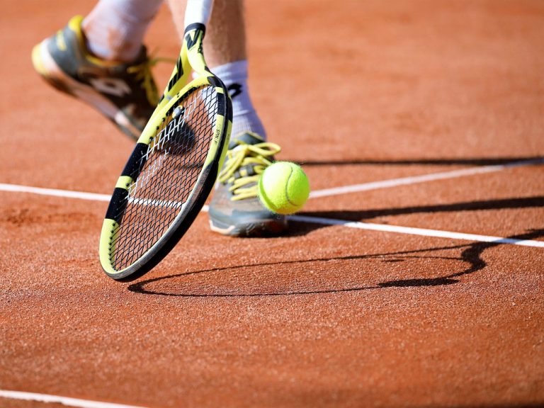 cate seturi are un meci de tenis