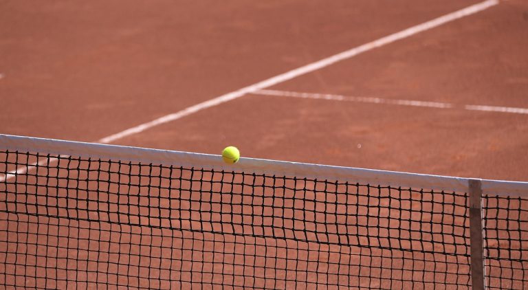 dimensiuni teren tenis