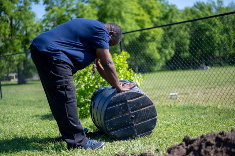 Cat timp dureaza pana obtin compost folosind un compostor?